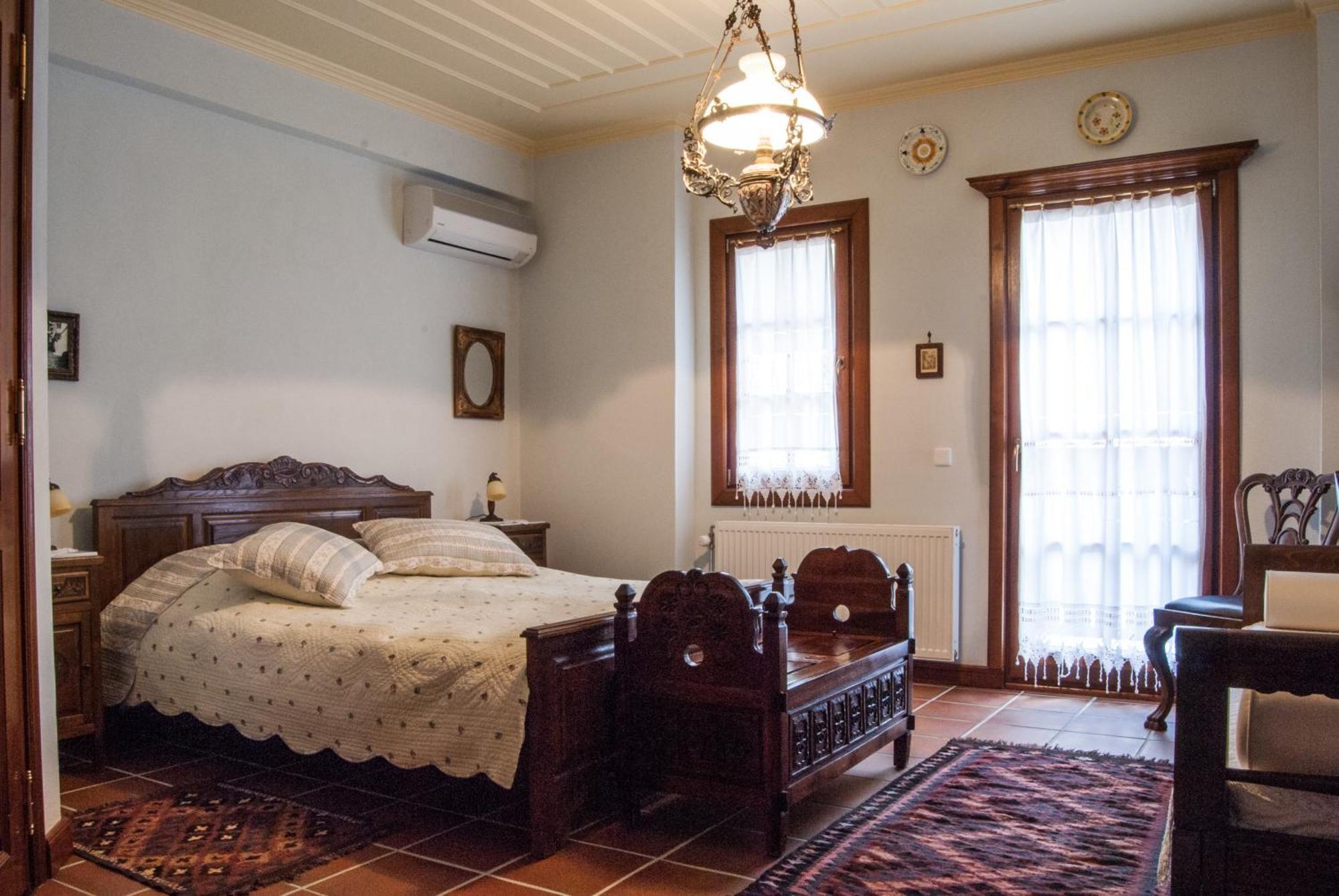Viraggas Traditional Hotel Vrastama Ngoại thất bức ảnh